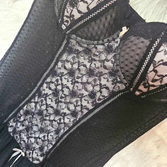 Sophie B Lace Detail Ruffle Skirt Bottom Push Up Chemise - Picture 3 of 5